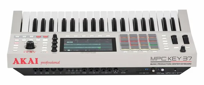 AKAI Professional MPC Key 37 G2, achterzijde met aansluitingen, foto 4