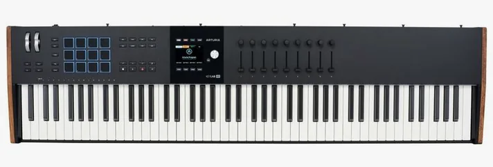 Arturia KeyLab 88 mk3 Black, pads en regelaars, foto 3