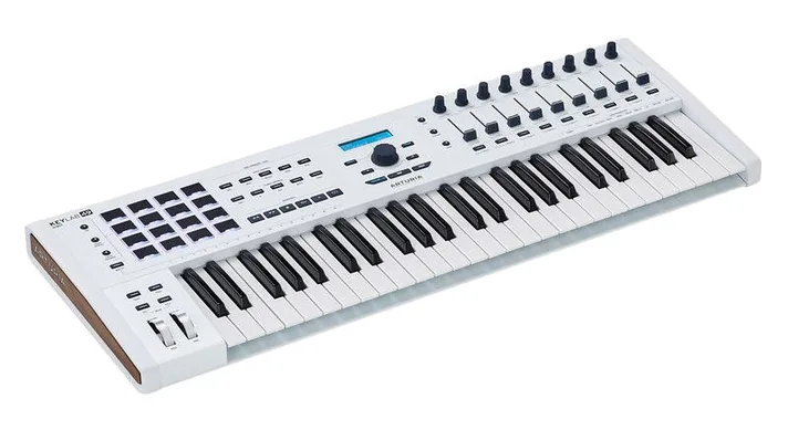 Arturia KeyLab MkII 49 White, schuin van boven, foto 3