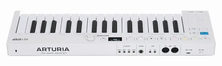 Arturia KeyStep mk2, schuin van boven, foto 4