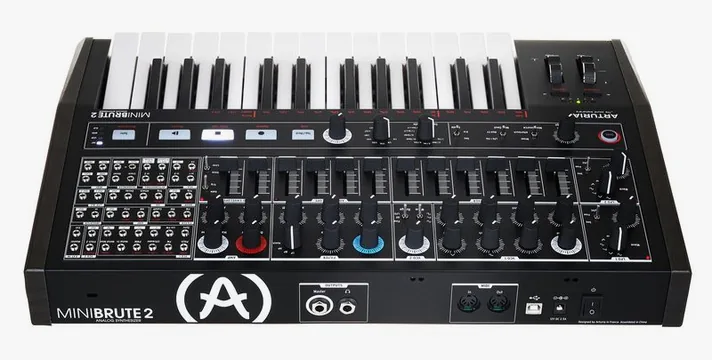 Arturia MiniBrute 2 Noir, zijaanzicht, foto 4