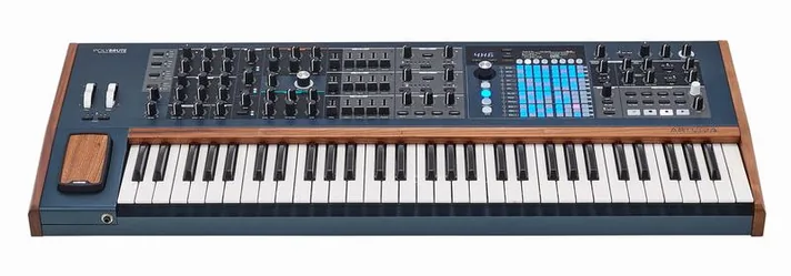 Arturia PolyBrute, schuin van boven, foto 2