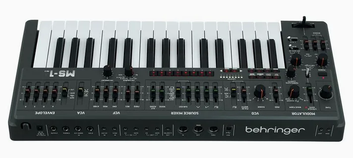Behringer MS-1 MKII Grey, achterzijde met aansluitingen, foto 4