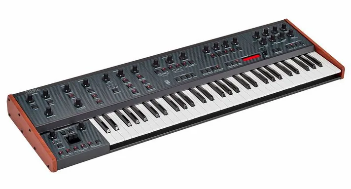 Behringer UB-Xa, schuin van boven, foto 3