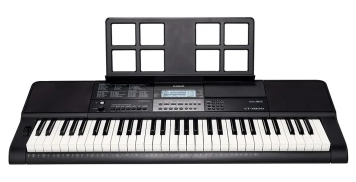 Casio CT-X800, schuin van boven, foto 2