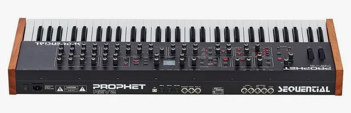 Sequential Prophet REV2-16, achterzijde met aansluitingen, foto 4