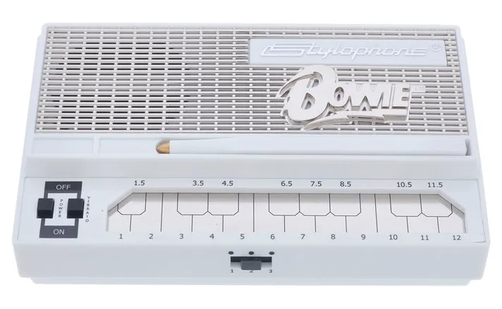 Stylophone Bowie, regelaars en knoppen, foto 2