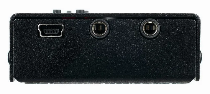 Haken Audio ContinuuMini Black Edition, achterzijde met aansluitingen, foto 3