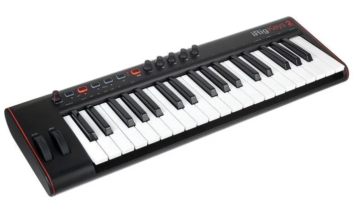 IK Multimedia iRig Keys 2 Pro, schuin van boven, foto 3