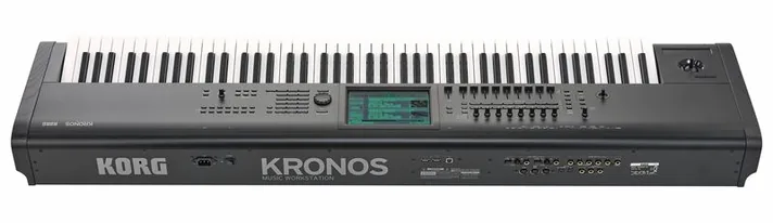 Korg Kronos 88, schuin van boven, foto 4