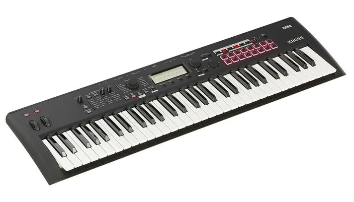 Korg Kross 2-61, achterzijde met aansluitingen, foto 3