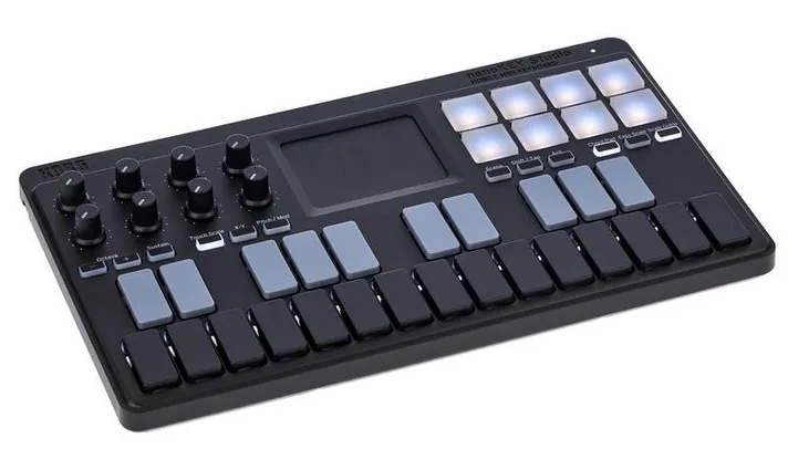 Korg nanoKEY Studio, schuin van boven, foto 3