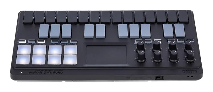 Korg nanoKEY Studio, pads en regelaars, foto 4