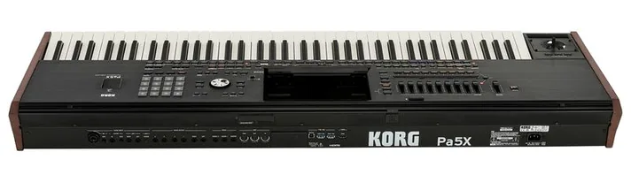 Korg PA-5X 76 International, display en bedieningspaneel, foto 4