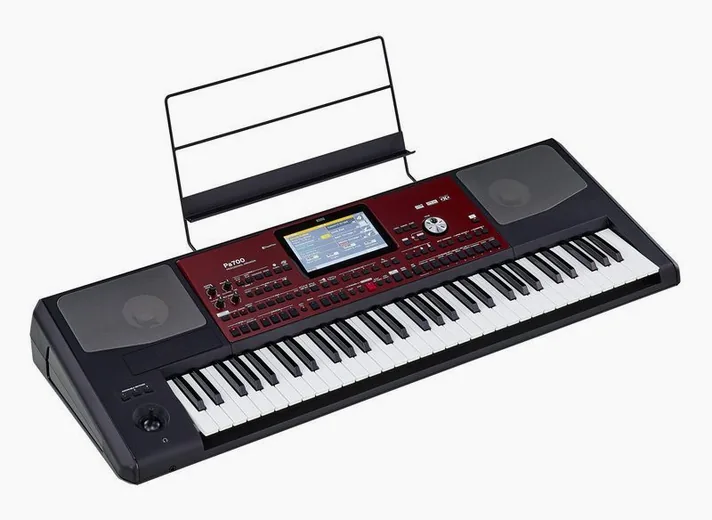 Korg PA-700, display en bedieningspaneel, foto 3