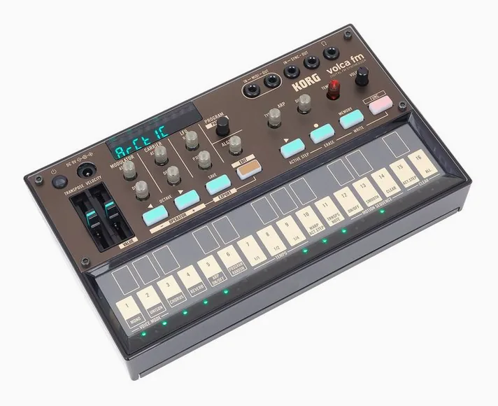 Korg Volca FM2, regelaars en knoppen, foto 3