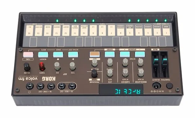 Korg Volca FM2, schuin van boven, foto 4