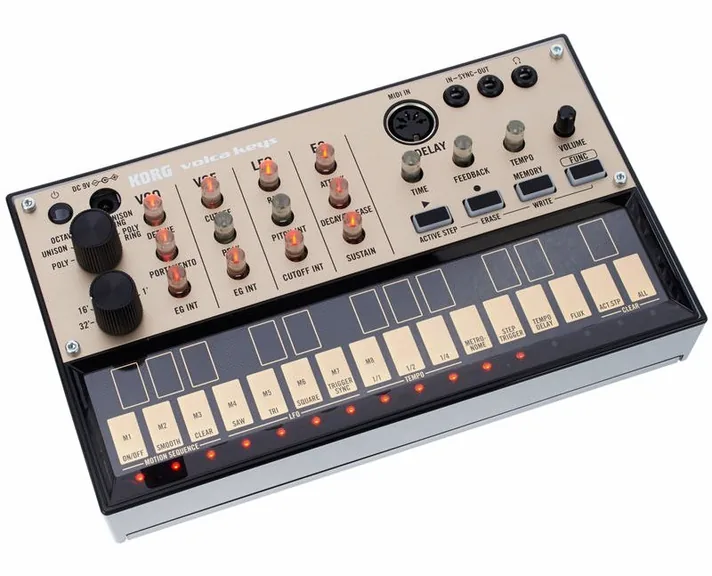 Korg Volca Keys, schuin van boven, foto 3
