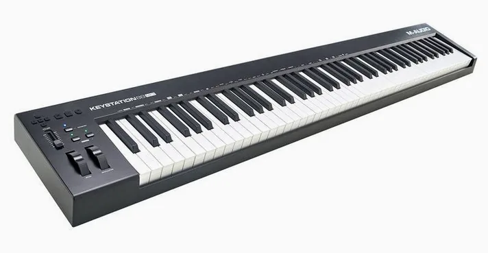 M-Audio Keystation 88 MK3, schuin van boven, foto 4