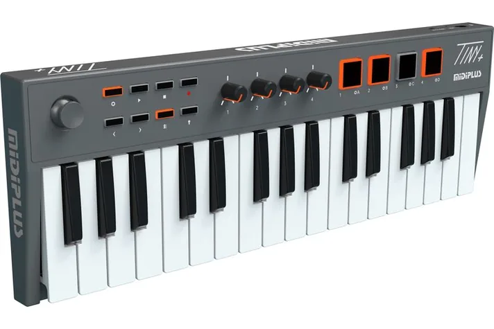 Midiplus Tiny+, achterzijde met aansluitingen, foto 2