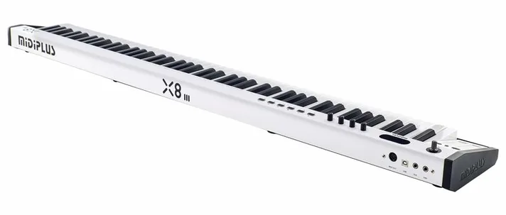 Midiplus X-8 III, pads en regelaars, foto 3