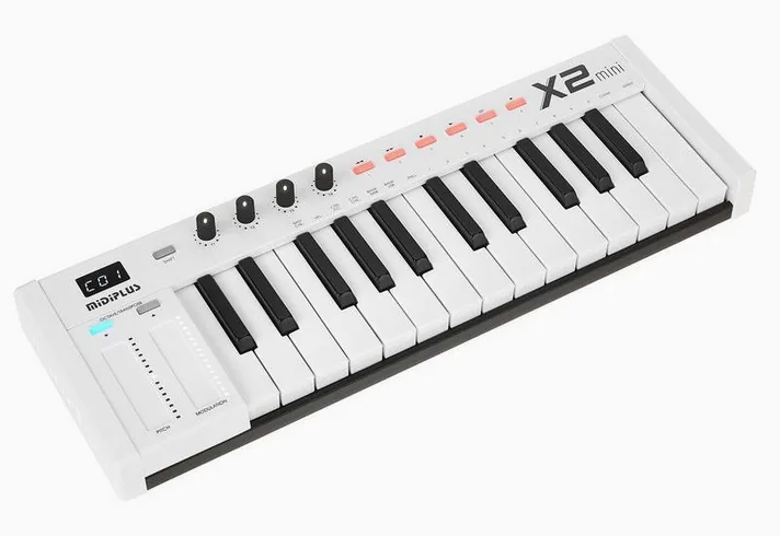 Midiplus X2 mini, zijaanzicht, foto 3