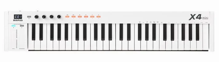 Midiplus X4 mini, schuin van boven, foto 3