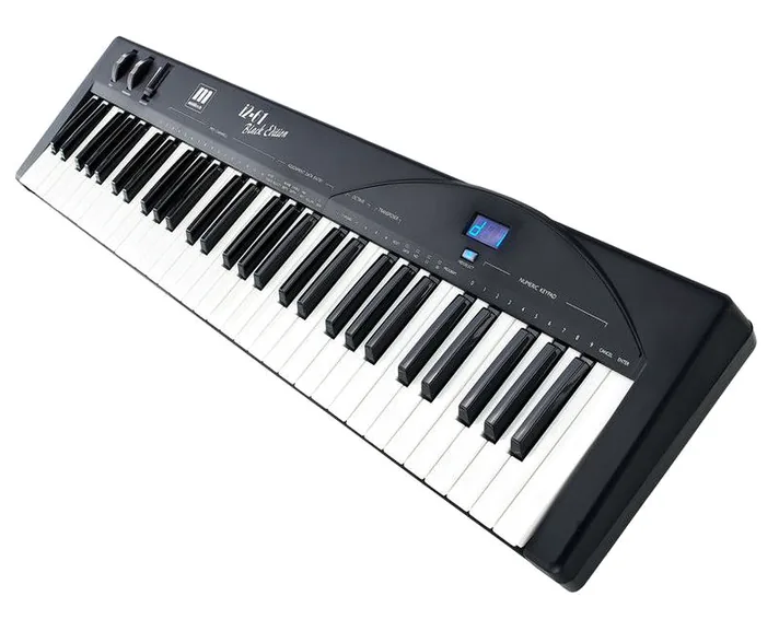 Miditech i2-61 Black Edition, schuin van boven, foto 4