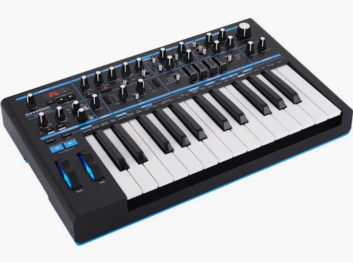 Novation Bass Station II, regelaars en knoppen, foto 3