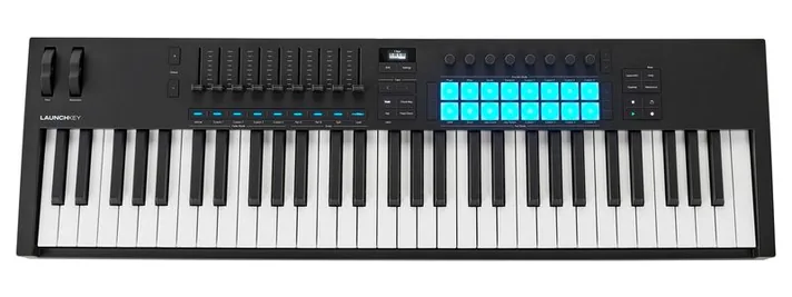 Novation Launchkey 61 MK4, achterzijde met aansluitingen, foto 4