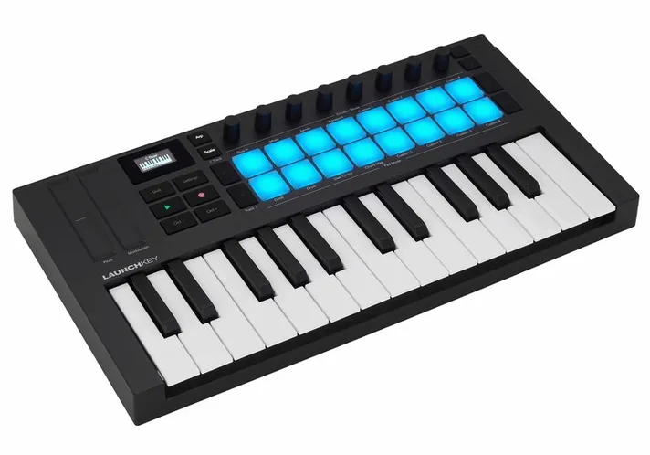 Novation Launchkey Mini 25 MK4, schuin van boven, foto 3