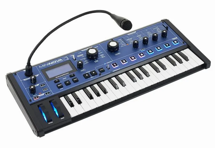 Novation MiniNova, achterzijde met aansluitingen, foto 3