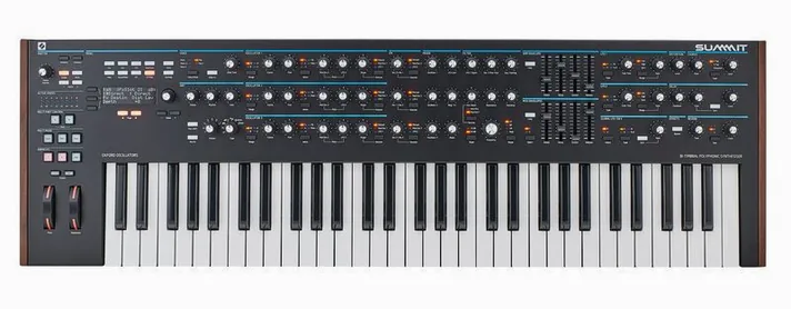 Novation Summit, klavier, foto 4