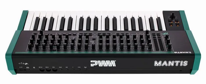 PWM Mantis, schuin van boven, foto 4