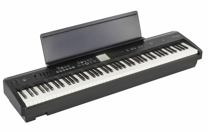 Roland FP-E50, schuin van boven, foto 3