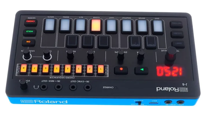 Roland AIRA Compact J-6 Chord Synth, regelaars en knoppen, foto 4