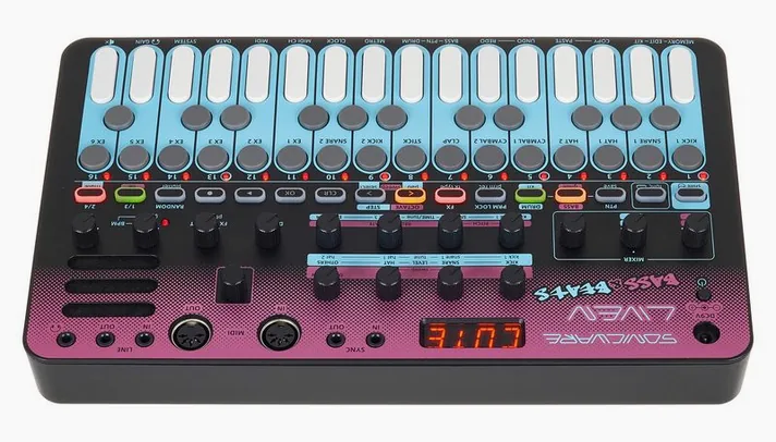 Sonicware LIVEN Bass & Beats, achterzijde met aansluitingen, foto 4