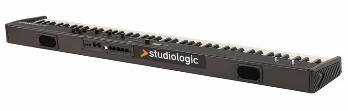 Studiologic Numa Compact SE, achterzijde met aansluitingen, foto 3