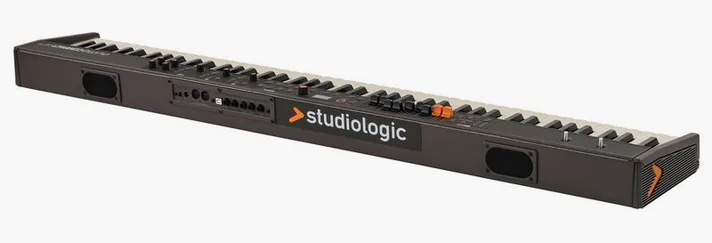 Studiologic Numa Compact X SE, achterzijde met aansluitingen, foto 3
