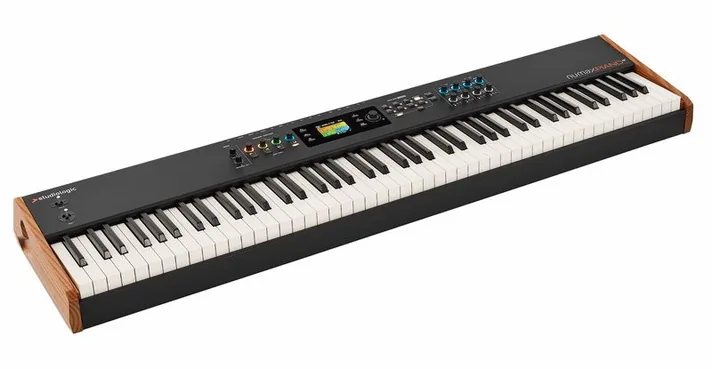 Studiologic Numa X Piano GT, vooraanzicht, foto 2