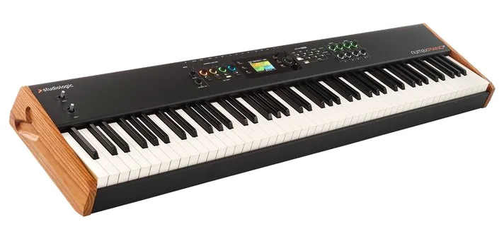 Studiologic Numa X Piano GT, schuin van boven, foto 4