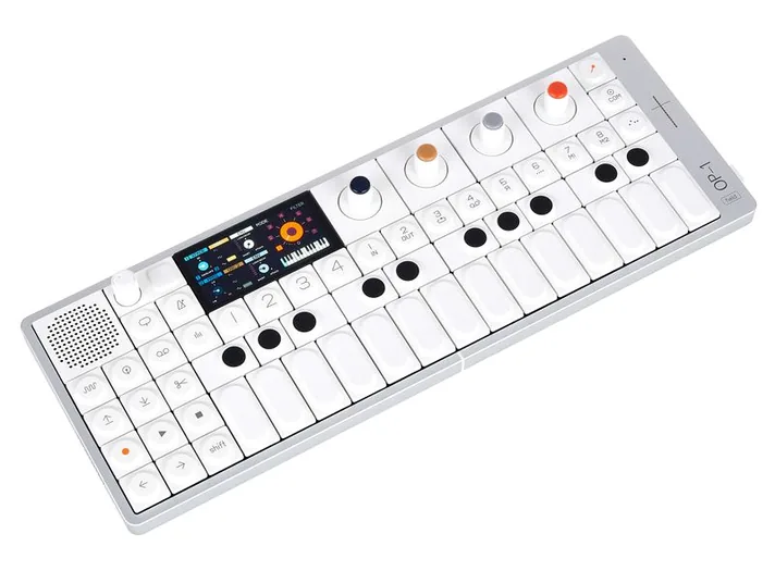 Teenage Engineering OP-1 field, achterzijde met aansluitingen, foto 3