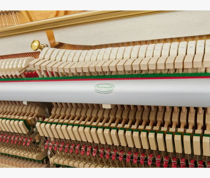 Thomann UP 123 E/P Piano, detail van de afwerking, foto 4