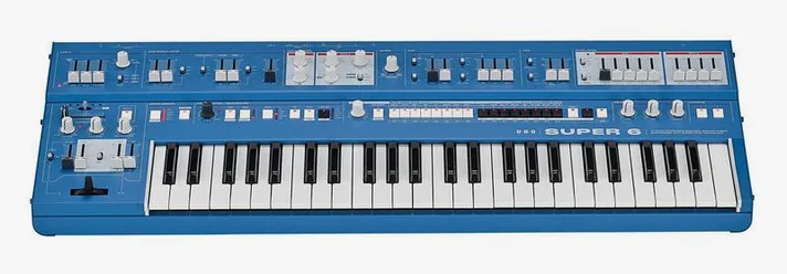 UDO Audio Super 6 Blue, schuin van boven, foto 2