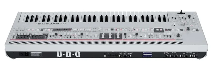 UDO Audio Super 8 White, schuin van boven, foto 4