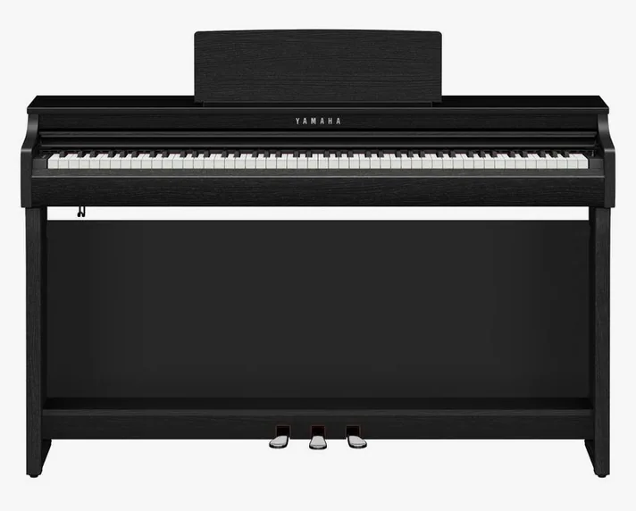 Yamaha CLP-825 B, vooraanzicht, foto 2
