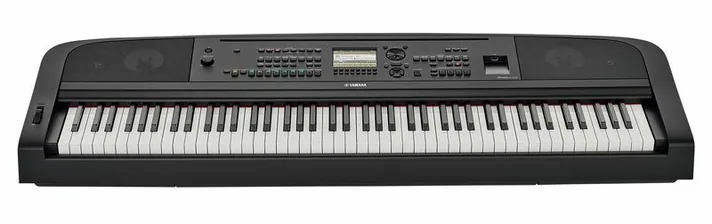Yamaha DGX-670 B, vooraanzicht, foto 2