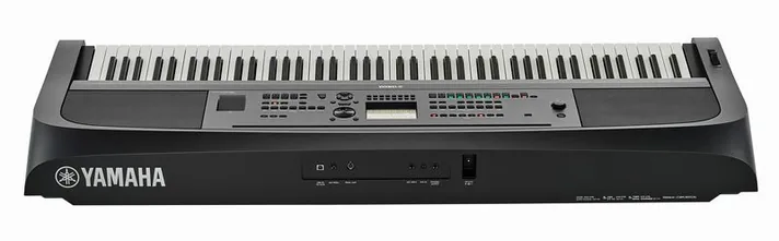 Yamaha DGX-670 B, zijaanzicht, foto 4