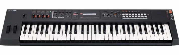 Yamaha MX61 V2 Black, vooraanzicht, foto 2