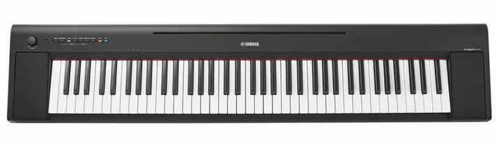 Yamaha NP-35 Piaggero Black, schuin van boven, foto 3